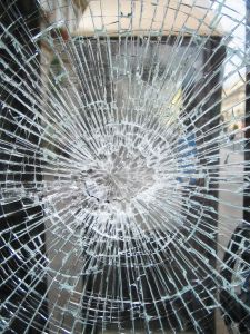 1006530_broken_glass.jpg